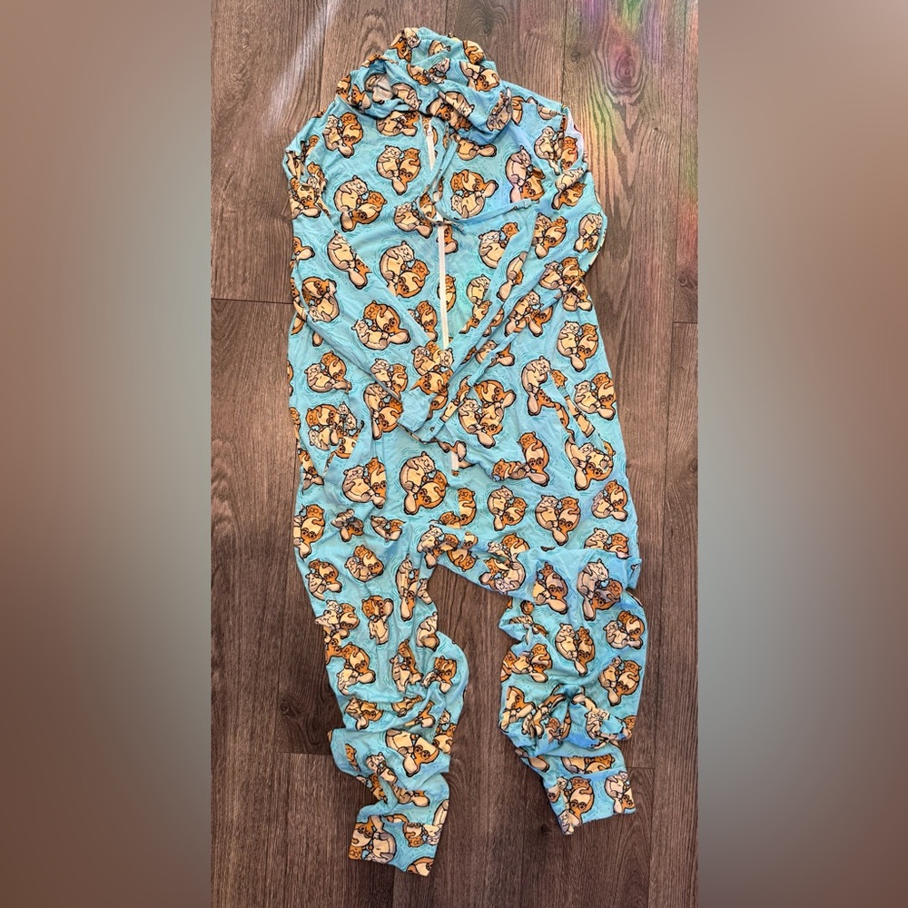 MeUndies Modal Cotton Otter print Onesie Pajamas UNISEX sizing S/M